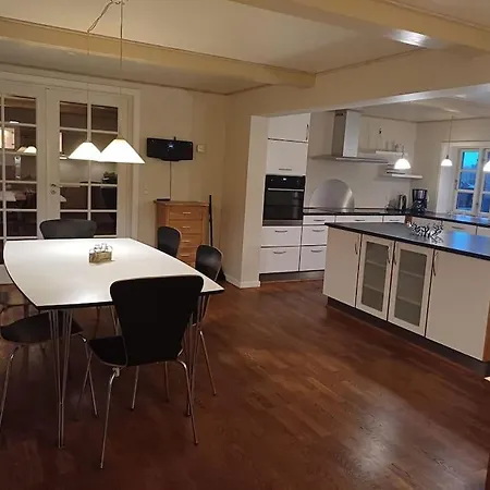 Komfortabel Feriegard Naer * Varde